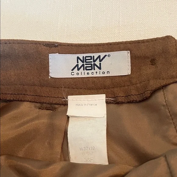 Elegant Brown Suede Skirt - Picture 2 of 4